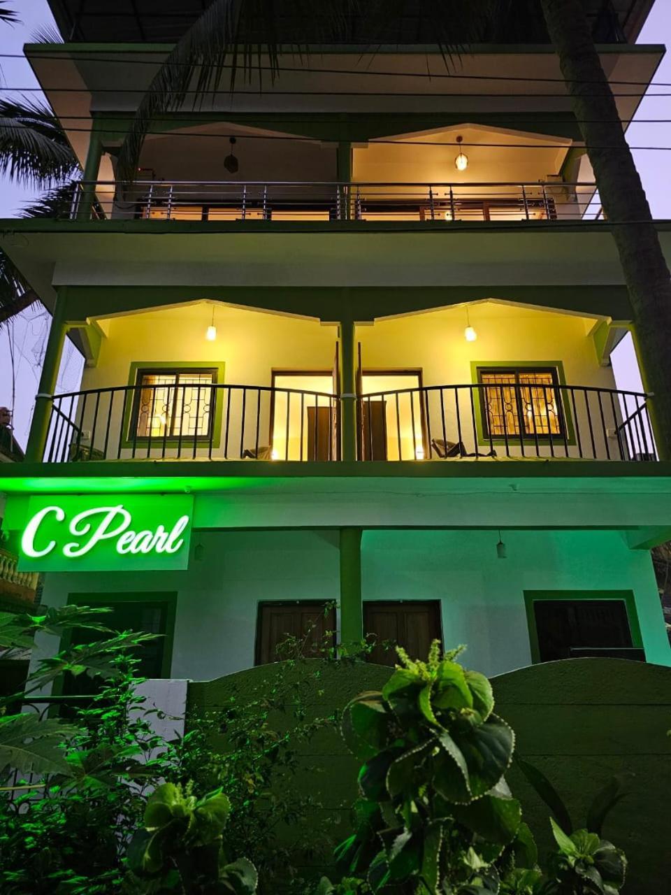 C Pearl Hotel Majorda Bagian luar foto