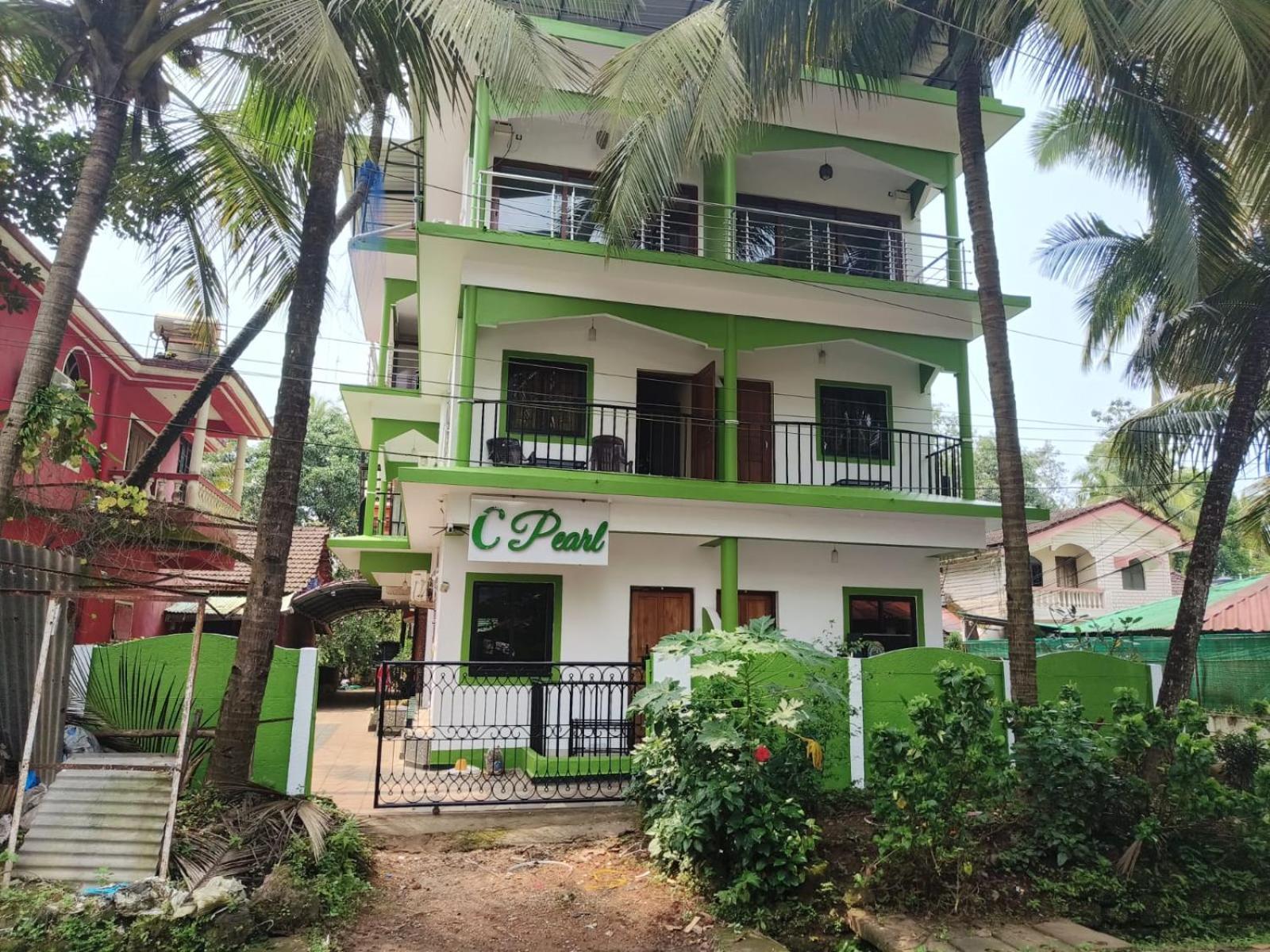 C Pearl Hotel Majorda Bagian luar foto