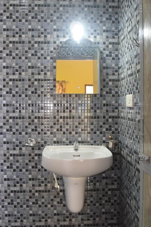 C Pearl Hotel Majorda Bagian luar foto
