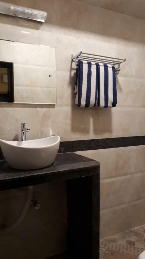 C Pearl Hotel Majorda Bagian luar foto
